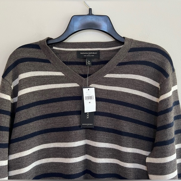 Banana Republic NWT Merino Wool Striped Pullover Sweater, Warm Gray + Navy, M - Picture 2 of 9